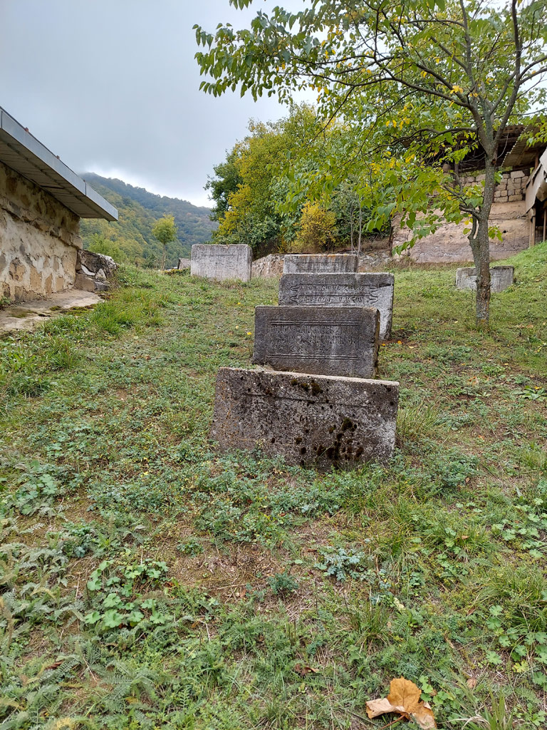 Chakaten-grave-stones-3